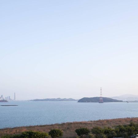 Courtyard By Marriott Xiamen Haicang Bagian luar foto